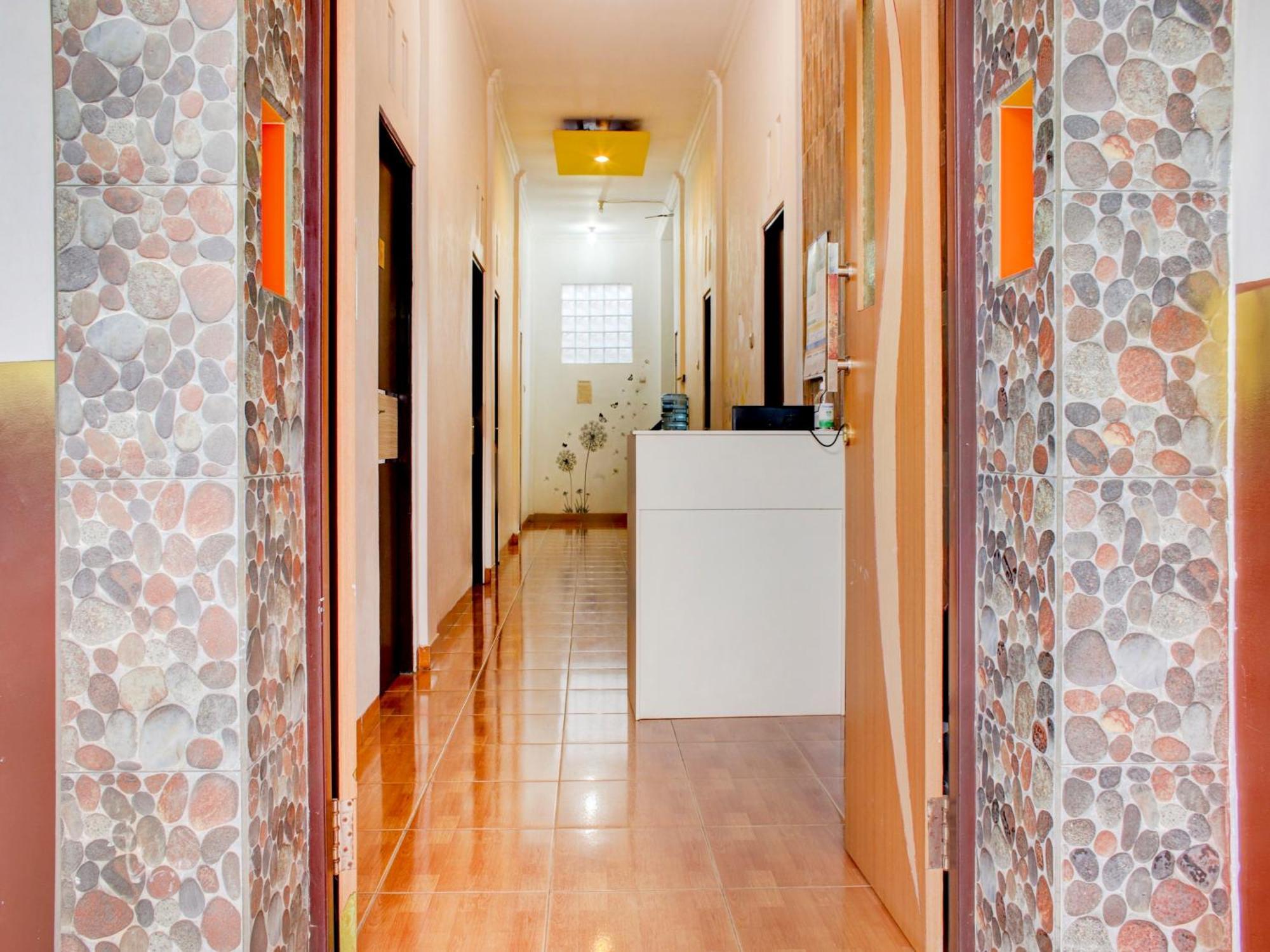 Oyo 3855 Homestay Semata Wayang Syariah Banjarbaru Extérieur photo